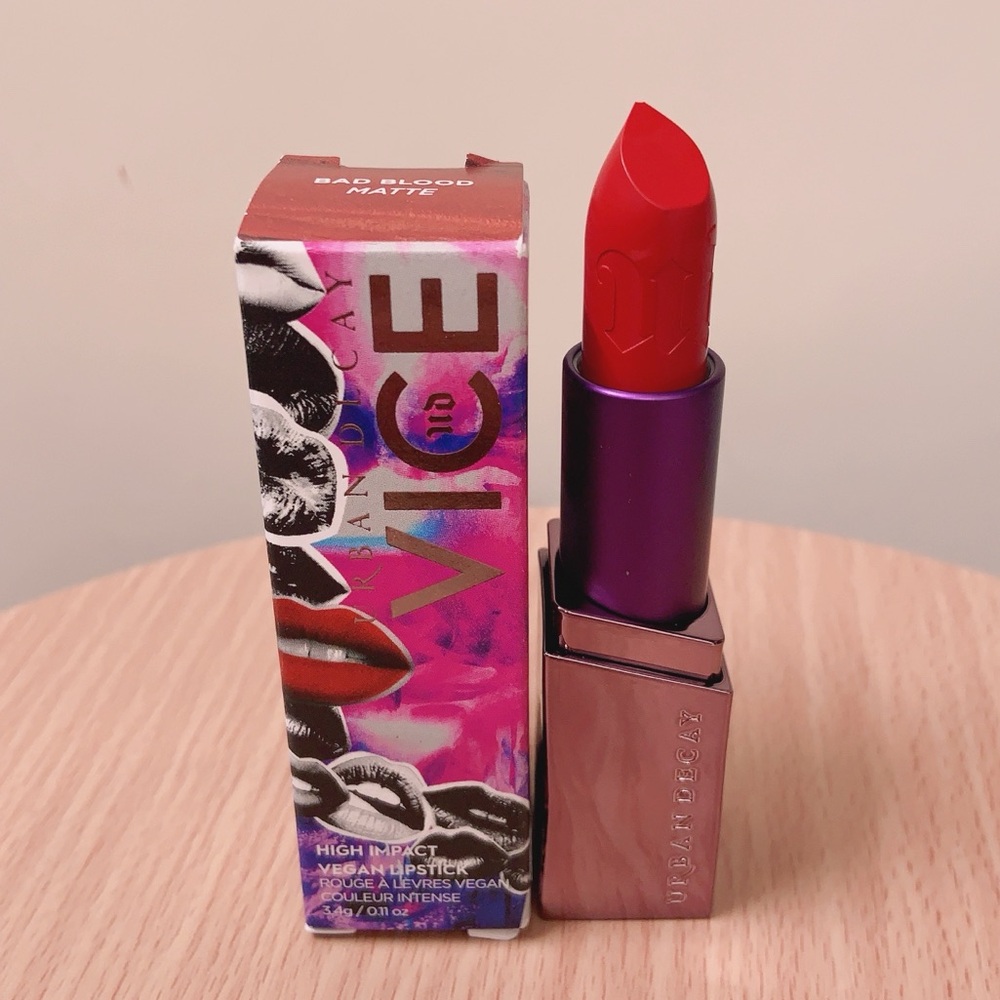 Urban Decay Bad Blood Matte lipstick - Picture 4 of 13